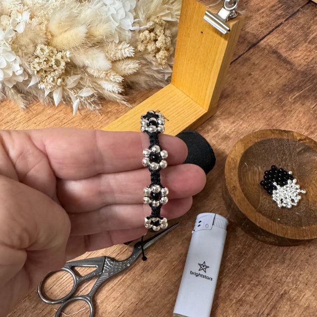 Inspiration Armband mit Perlenblüten