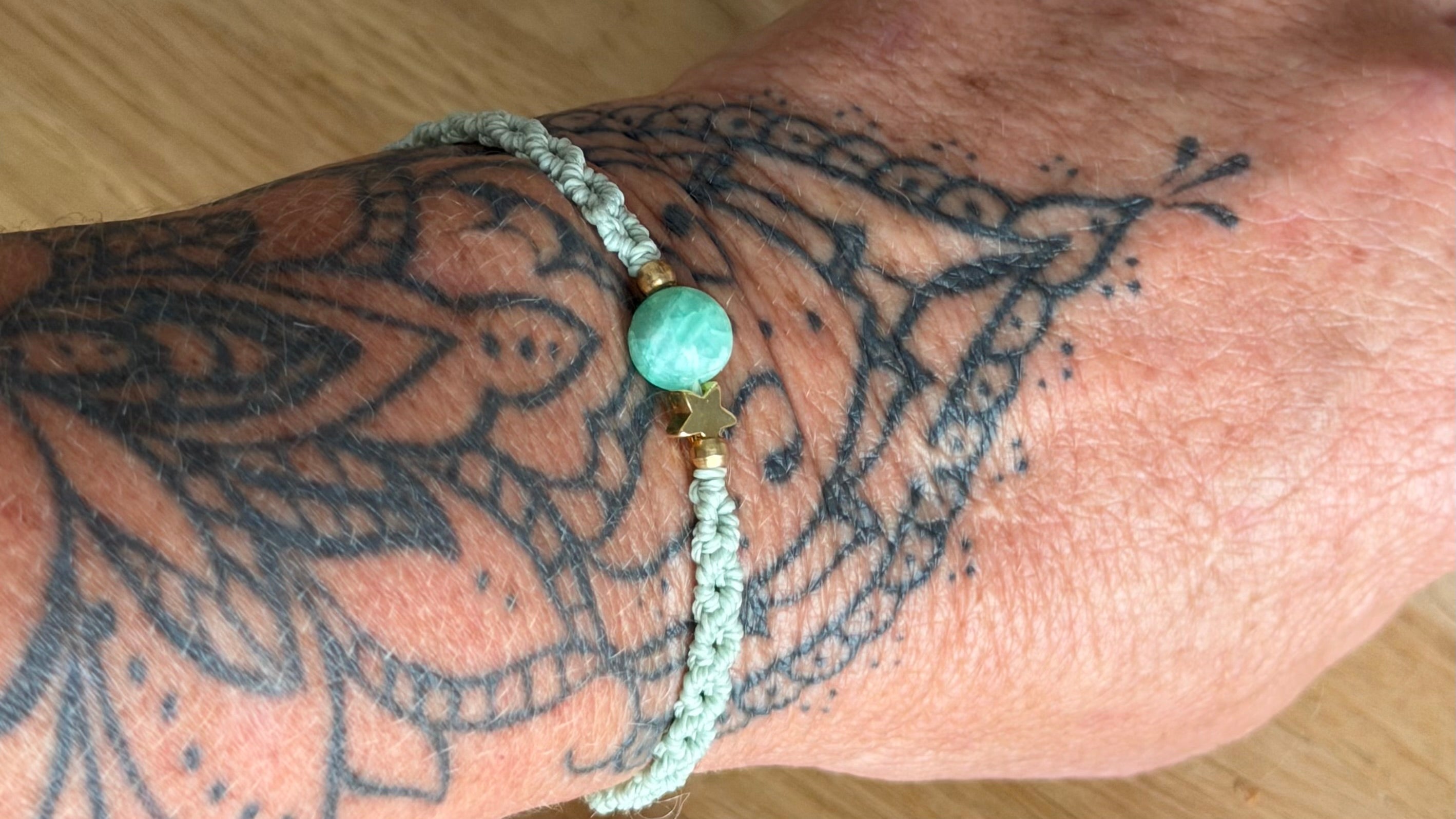 DIY Mikro-Makramee Armband mit Aventurin – Anleitung & Materialliste