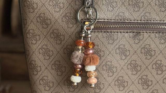 Schlüsselanhänger DIY mit Plüsch- und Acrylperlen