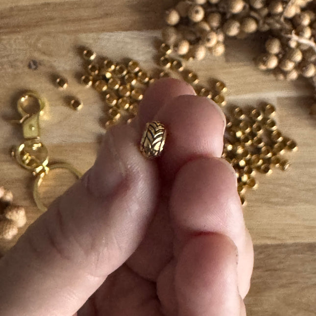 1 x Goldene Perle Ornament mit großem Loch für DIY Schlüssel- und Taschenanhänger