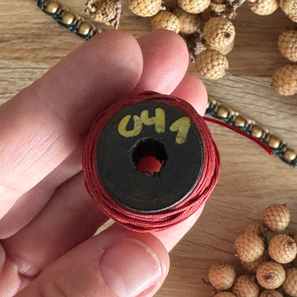 1 x 10 m Rostrot (041) | Ungewachstes Polyestergarn 1 mm für Mikro Makramee | Schmuckherstellung DIY