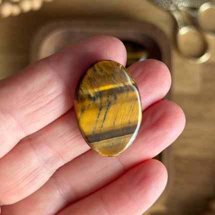 1 x Cabochon - Tigerauge - circa 2,5 x 1,7 cm |  Makramee, Mikromakramee & DIY Schmuck