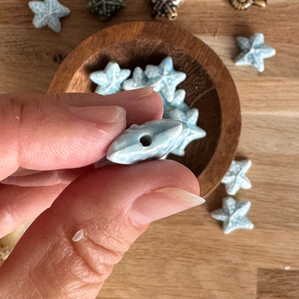 1 x Ceramic starfish bead | in light blue | For micro-macrame, jewelry &amp; DIYs