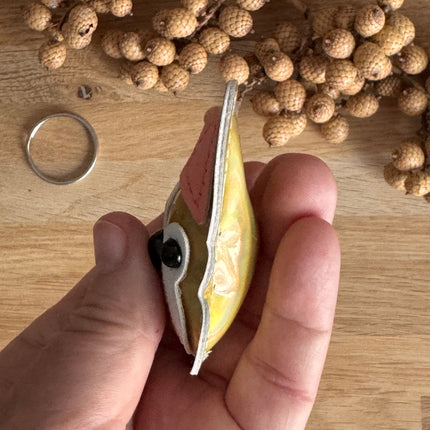 1 x Schlüssel- und Taschenanhänger Hund Gold Weiß Schwarz