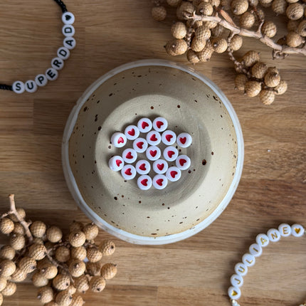 1 x Weiß Rot Herz Acryl für personalisierte DIY- und Makramee-Projekte