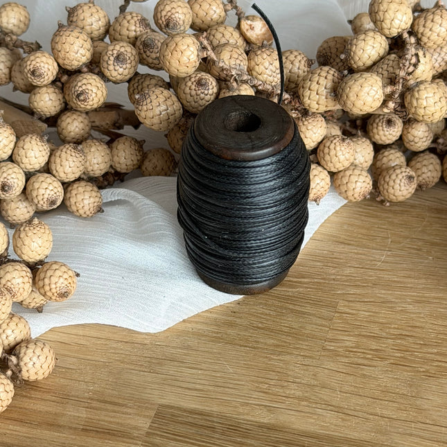 Schwarz (CT05) |  geflochtenes & gewachstes  Polyestergarn 1 mm | CT Point®| Mikromakramee Schmuckgarn