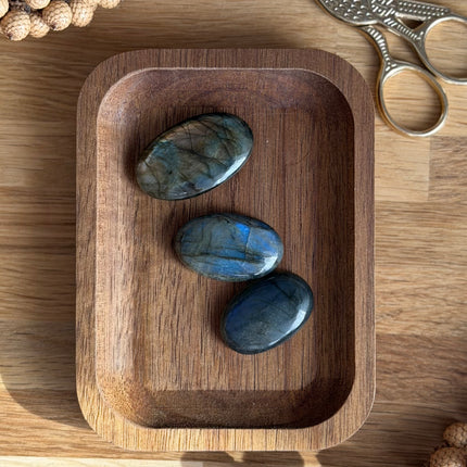 1 x Grau-blauer Labradorit Cabochon -  circa 3,5 x 2 cm |  Makramee, Mikromakramee & DIY Schmuck