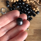 1 x Schwarz-Graue Harz Fassperle mit großem Loch für DIY Schlüssel- und Taschenanhänger