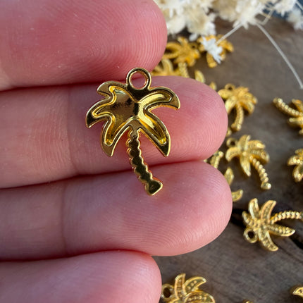 1 x Palmen Anhänger Gold Metall (nickelfrei) - sommerlicher Schmuckanhänger für Makramee DIY Schmuck