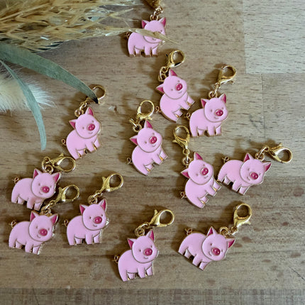 Lucky charm piglet pendant with carabiner – Pink &amp; Gold 🐷 | DIY's
