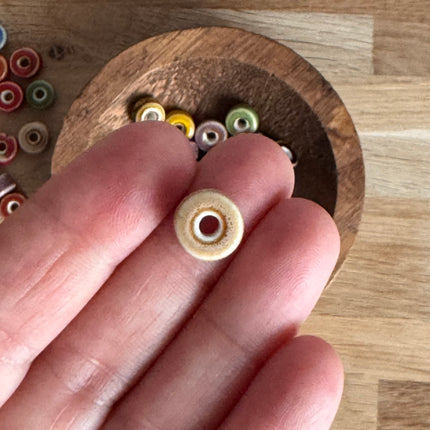 10 x Disc-Perlen aus Keramik | bunt | Für Mikromakramee, Schmuck & DIY‘s