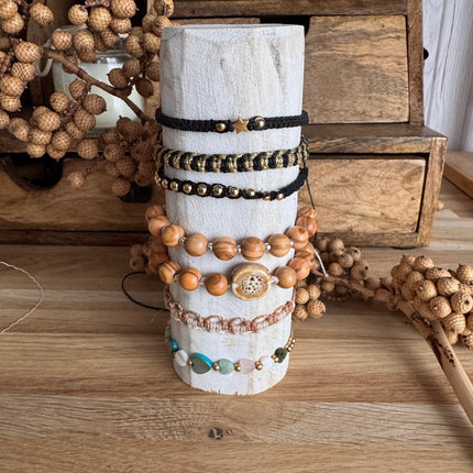 Schmuckhalter / Holzaussteller für Armbänder - Birke mit weißer Lasur