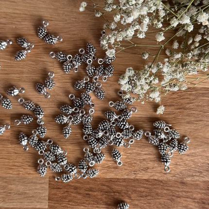 5 x Tannentapfen Anhänger Antik Silber für DIY Schmuckherstellung - 11 x 5 mm