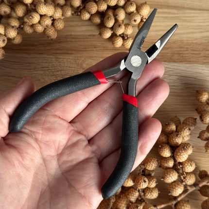 Flachzange mit Soft-Grip  | Schmuckzange für Mikromakramee & DIY Schmuck | 12 cm lang