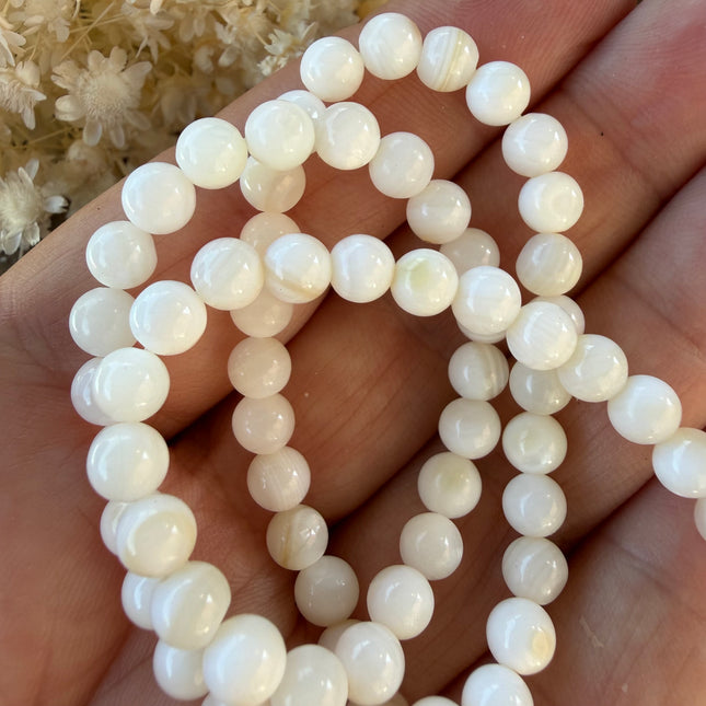 20 x 4 mm Muschelperlen Weiß – Runde Perlen für sommerlichen Schmuck & Makramee