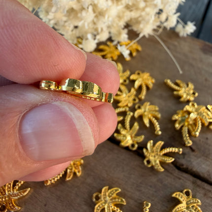 1 x Palmen Anhänger Gold Metall (nickelfrei) - sommerlicher Schmuckanhänger für Makramee DIY Schmuck