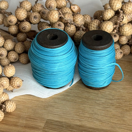 Lagoon - leuchtendes Türkis  (CT06) |  geflochtenes & gewachstes  Polyestergarn 1 mm | CT Point®| Mikromakramee Schmuckgarn