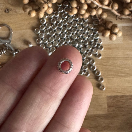 1 x Silberne Perle Ornament mit großem Loch für DIY Schlüssel- und Taschenanhänger