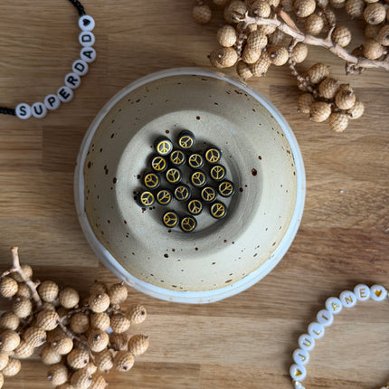 1 x Schwarz Gold Peacezeichen Acryl für personalisierte DIY- und Makramee-Projekte