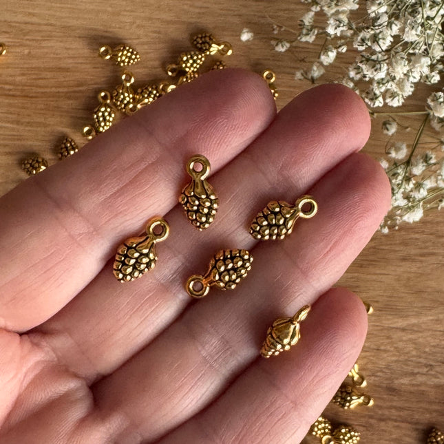 5 x Tannentapfen Anhänger Antik Gold für DIY Schmuckherstellung - 11 x 5 mm