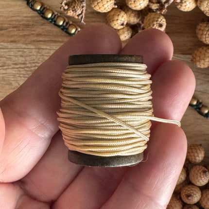 1 x 10 m Beige (054) | Ungewachstes Polyestergarn 1 mm für Mikro Makramee | Schmuckherstellung DIY