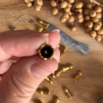 1 x Gold-plated tassel end cap, playful design, for DIY jewelry making.