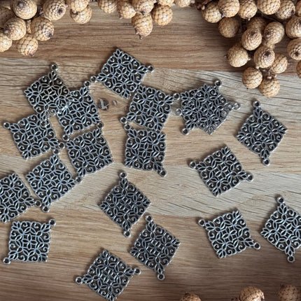 1 x Delicate jewelry connector - antique silver