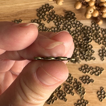 1 x Four-Leaf Clover Bronze Connector – 4-Leaf, DIY Jewelry