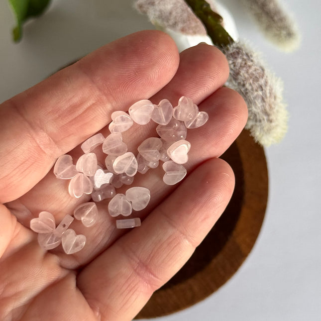 5 x Herz Rosenquarz - ein wunderschönes Highlight für deine Schmuckkreationen | 6 mm (Bohrung 0,7 mm)