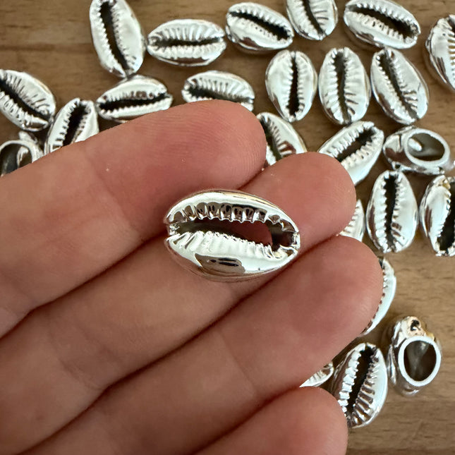 1 x Versilberte Kauri Muschel Perle - Armbänder Schmuck DIY