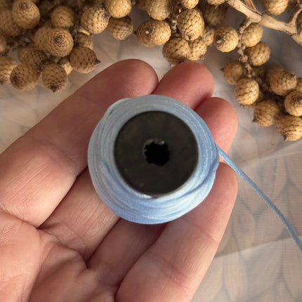 1 x Hellbau Schmuck Kordel in Seidenoptik  | ø 1,2 mm x 10 m | Für Mikromakramee, Schmuck & DIY‘s