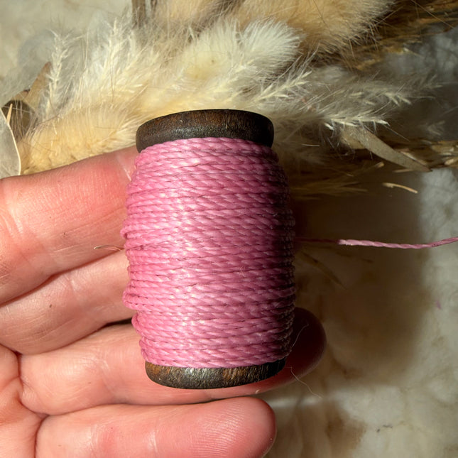 Dusty Rose (962) | Linhasita® waxed polyester thread 0.75 mm &amp; 1 mm | Various lengths | For jewelry making
