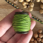 1 x 10 m Grasgrün (040) | Ungewachstes Polyestergarn 1 mm für Mikro Makramee | Schmuckherstellung DIY