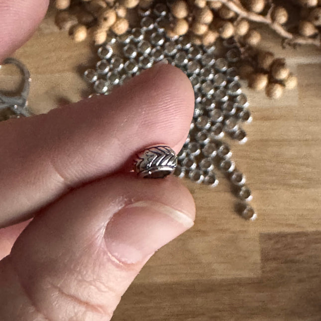 1 x Silberne Perle Ornament mit großem Loch für DIY Schlüssel- und Taschenanhänger