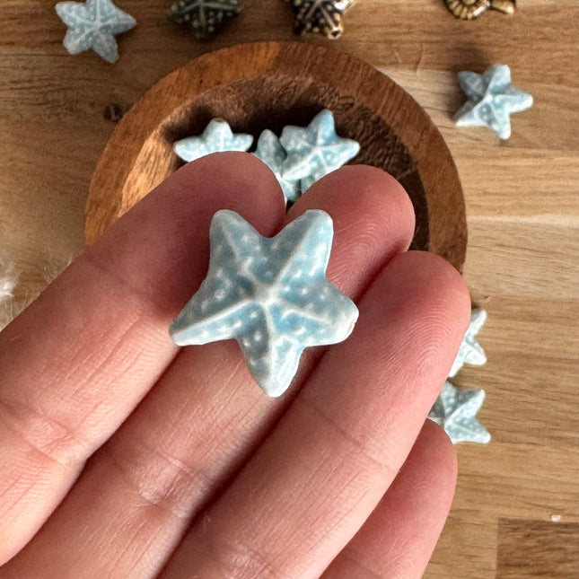 1 x Seesternperle aus Keramik | in Hellblau | Für Mikromakramee, Schmuck & DIY‘s
