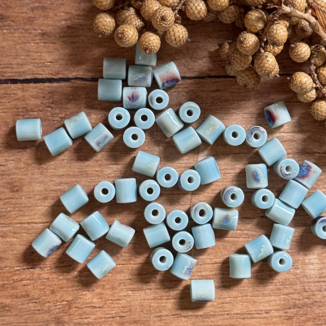 2 x hellblaue Keramik Rohrperlen handgefertigt | Für Mikromakramee, Schmuck & DIY‘s