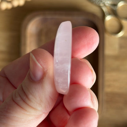 1 x Cabochon Rosenquarz - circa 3,5 x 2,2 cm |  Makramee, Mikromakramee & DIY Schmuck