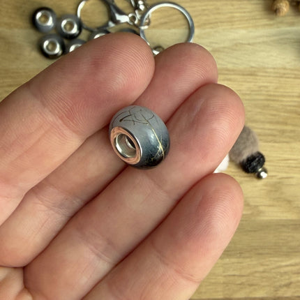 1 x Grau/Schwarz/Goldene Acryl Spacerperle mit großem Loch für DIY Schlüssel- und Taschenanhänger