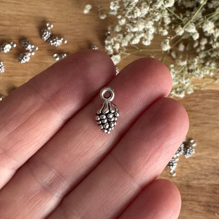 5 x Tannentapfen Anhänger Antik Silber für DIY Schmuckherstellung - 11 x 5 mm