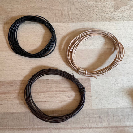 Leather cords for crafting and jewelry making (3m x 1mm)