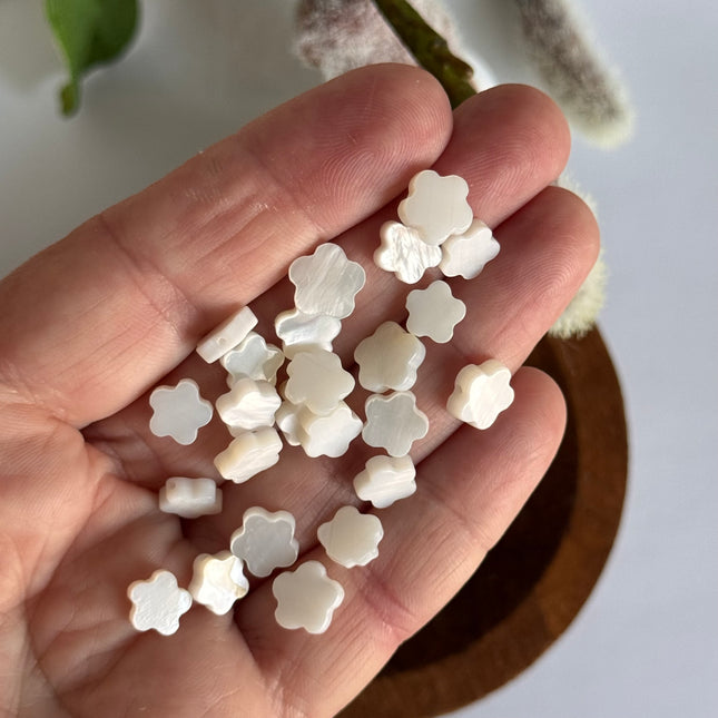 5 x  Blume Perlmutt  - ein wunderschönes Highlight für deine Schmuckkreationen | 8 mm (Bohrung 0,7 mm)