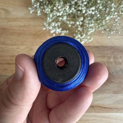 1 x Saphirblau Schmuck Kordel in Seidenoptik  | ø 1,2 mm x 10 m | Für Mikromakramee, Schmuck & DIY‘s