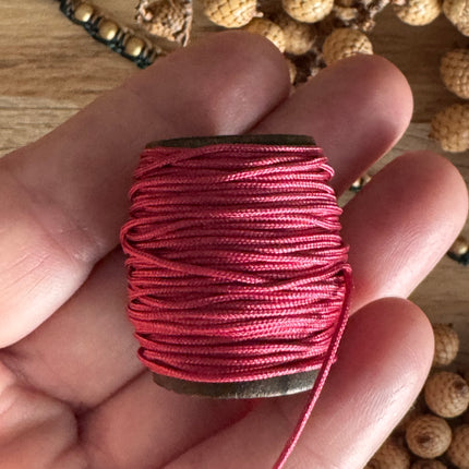 1 x 10 m Beerenrot (052) | Ungewachstes Polyestergarn 1 mm für Mikro Makramee | Schmuckherstellung DIY