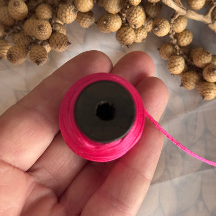 1 x Himbeerrot Schmuck Kordel in Seidenoptik  | ø 1,2 mm x 10 m | Für Mikromakramee, Schmuck & DIY‘s