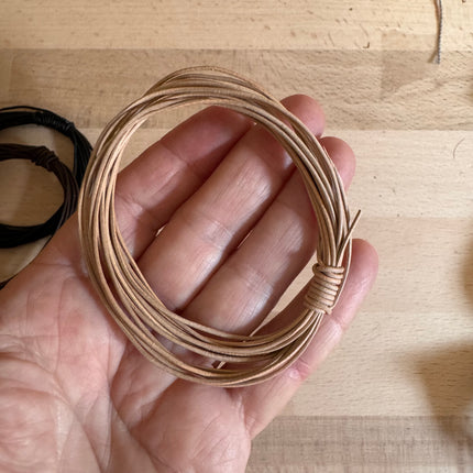 Leather cords for crafting and jewelry making (3m x 1mm)