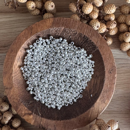 50 x 2,5  mm Perlen Silber - Mikro Makramee Schmuck DIY