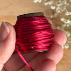 1 x Dunkelrote Schmuck Kordel in Seidenoptik  | ø 1,2 mm x 10 m | Für Mikromakramee, Schmuck & DIY‘s