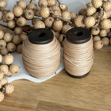 Sand (CT02) |  geflochtenes & gewachstes  Polyestergarn 1 mm | CT Point®| Mikromakramee Schmuckgarn
