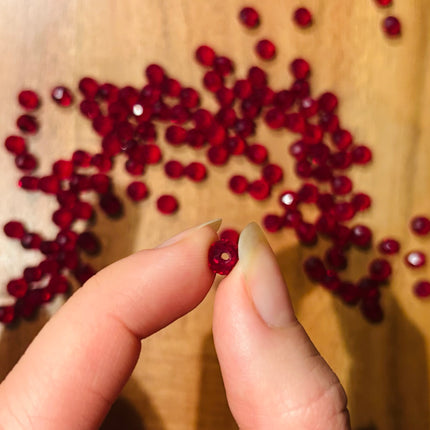 5 x Facettierte Glasperlen | in Rot | 6 mm | Für Mikromakramee, Schmuck & DIY‘s