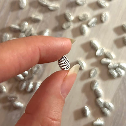 1 x Blatt-Perle | aus Zink | in Silber | 9 x 6 mm | Für Mikromakramee, Schmuck & DIY‘s